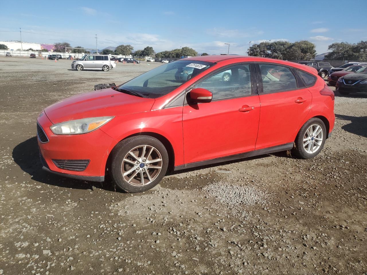 VIN 1FADP3K25FL288740 2015 FORD FOCUS no.1