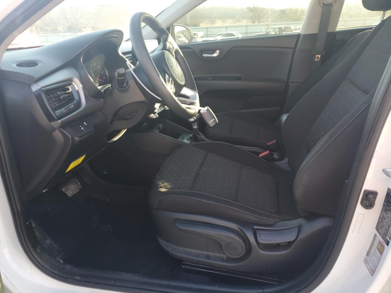 2023 Kia Rio - Image 7