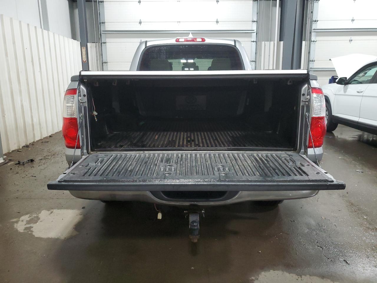 2004 Toyota Tundra - Image 6