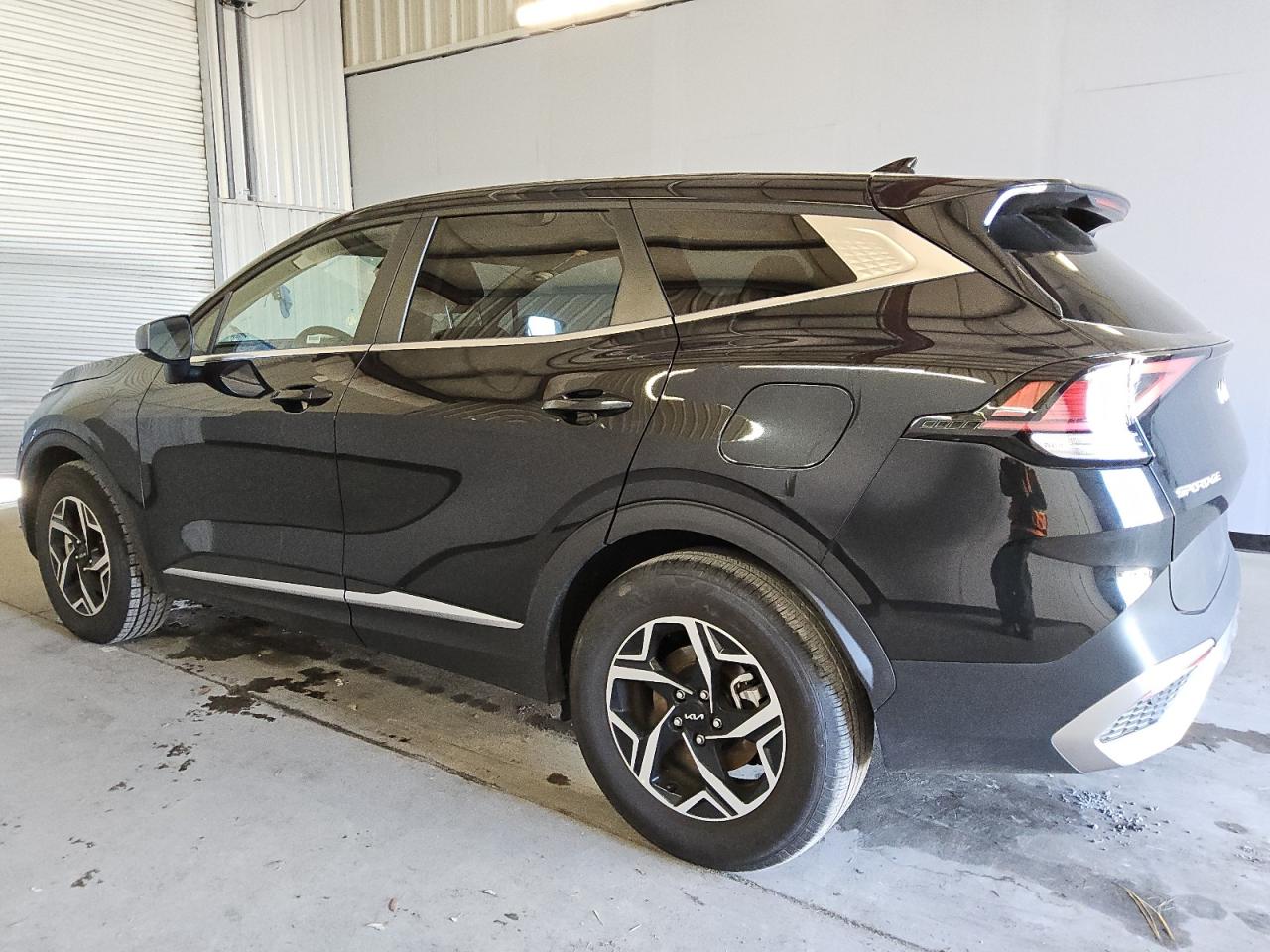 2024 Kia Sportage - Image 2