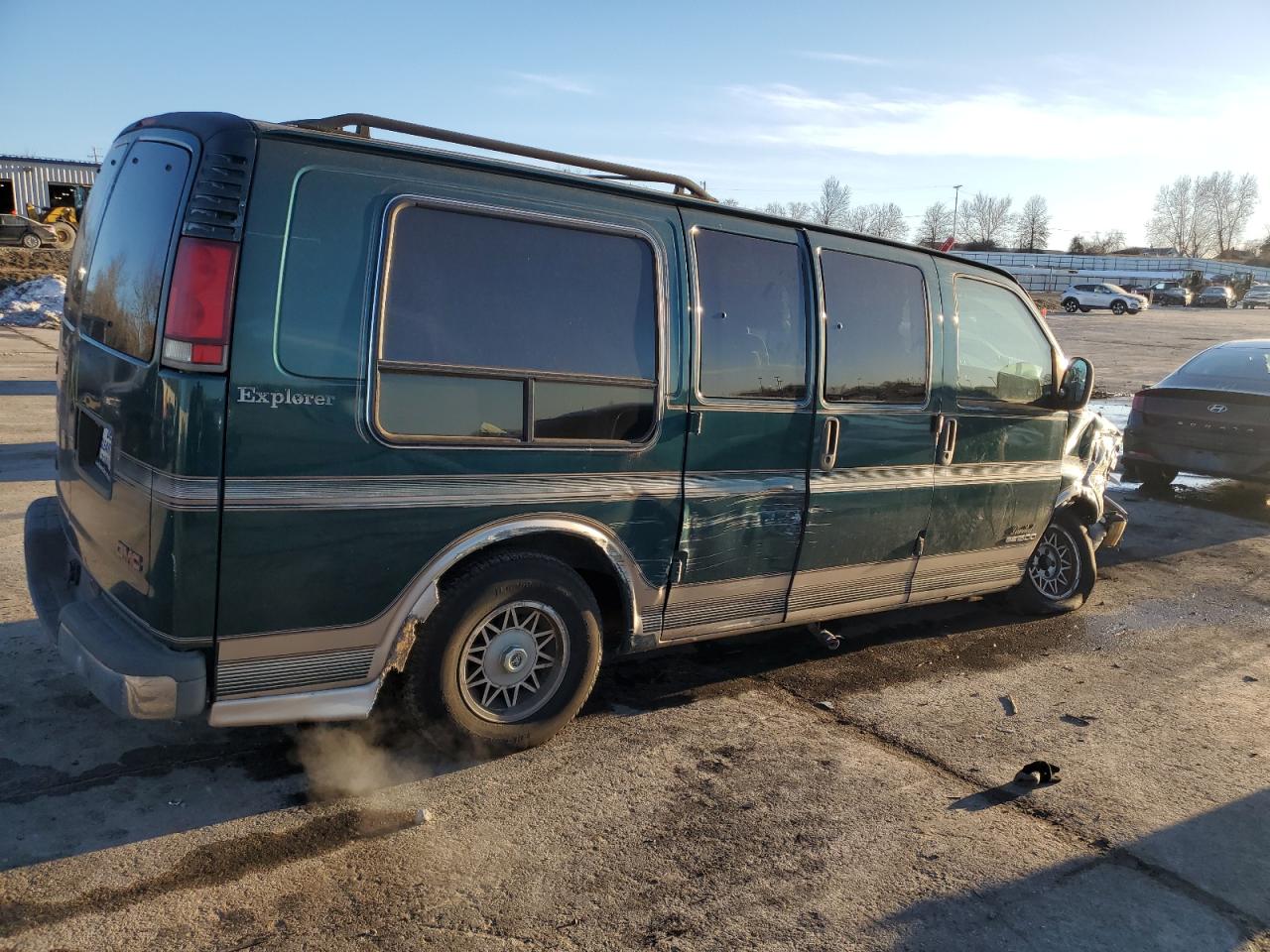 1999 GMC Savana - Image 3