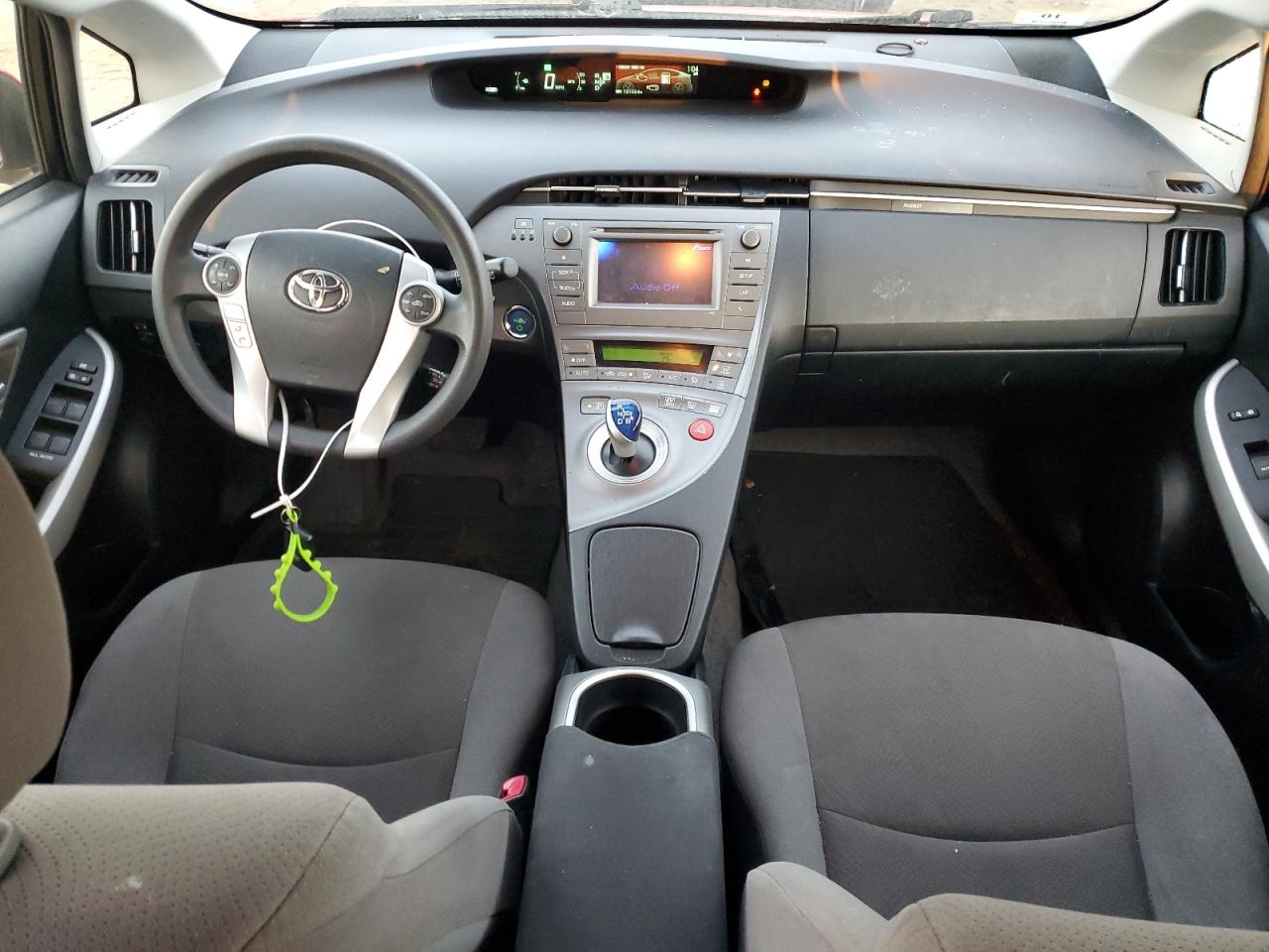 2013 Toyota Prius - Image 8