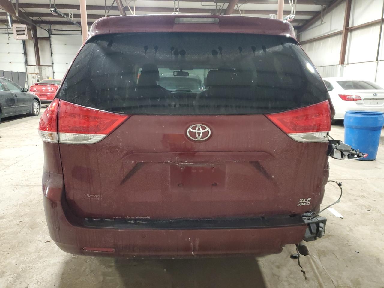 2014 Toyota Sienna - Image 6