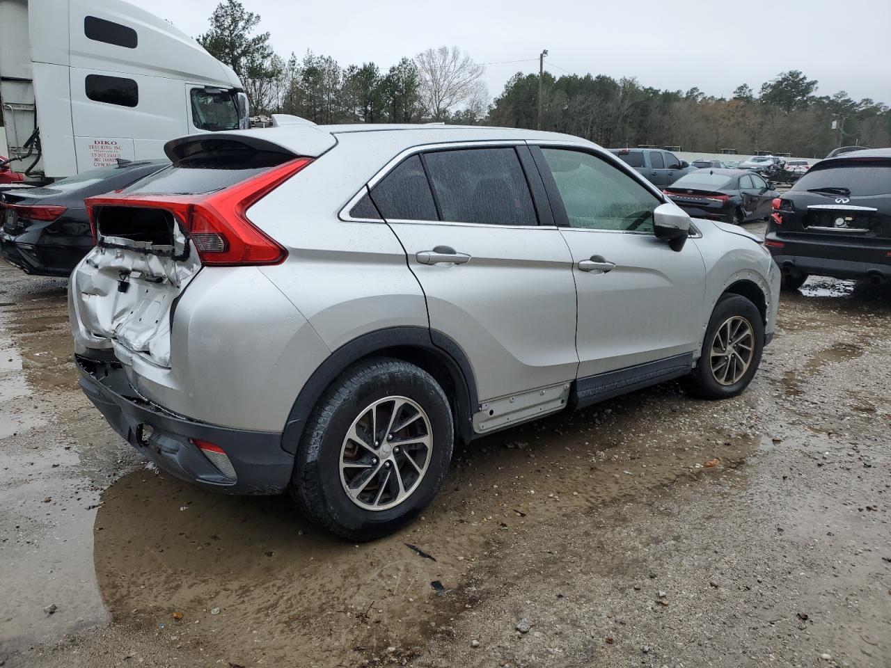 2020 Mitsubishi Eclipse - Image 3