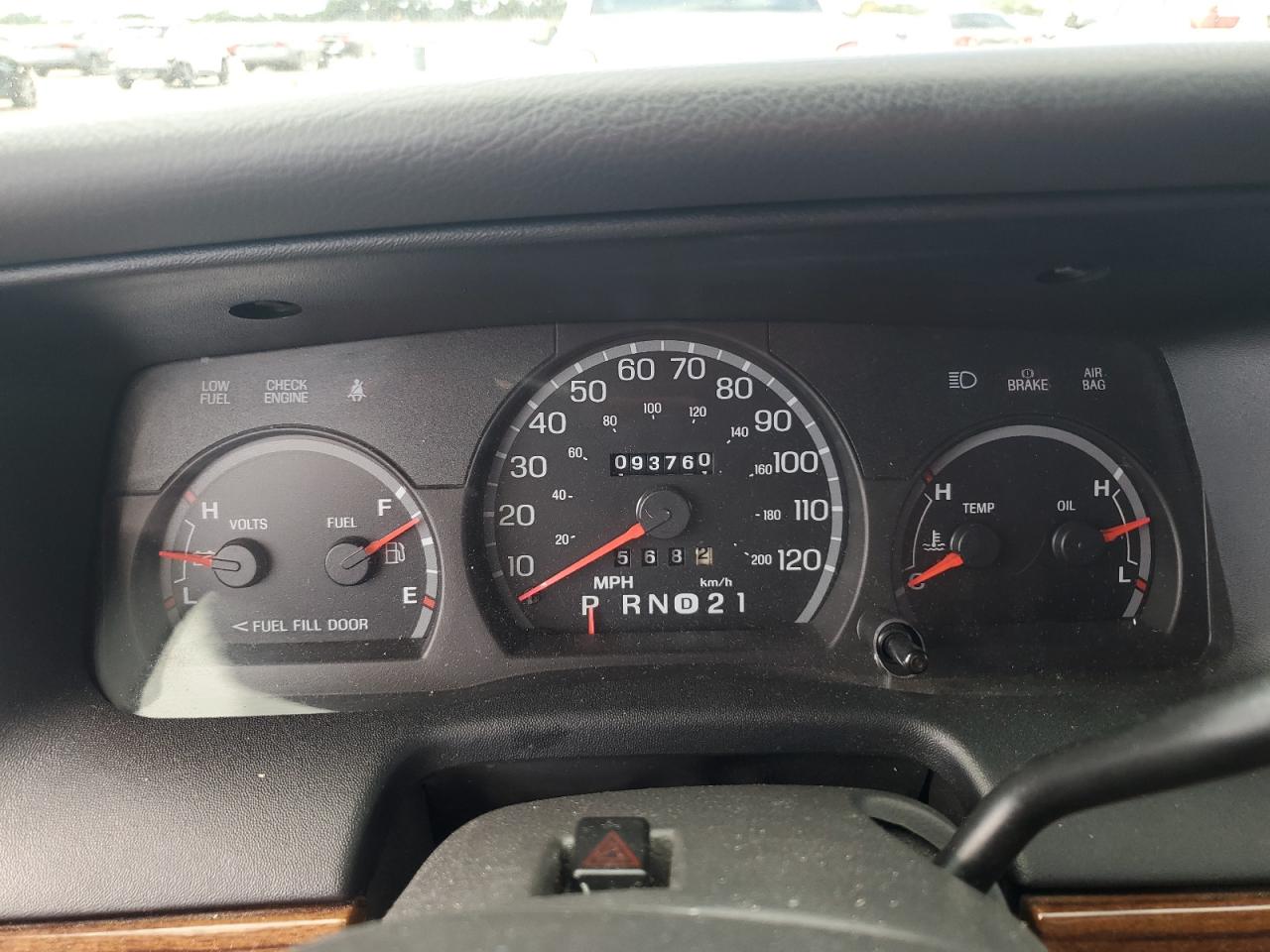 2004 Ford Crown Victoria - Image 9