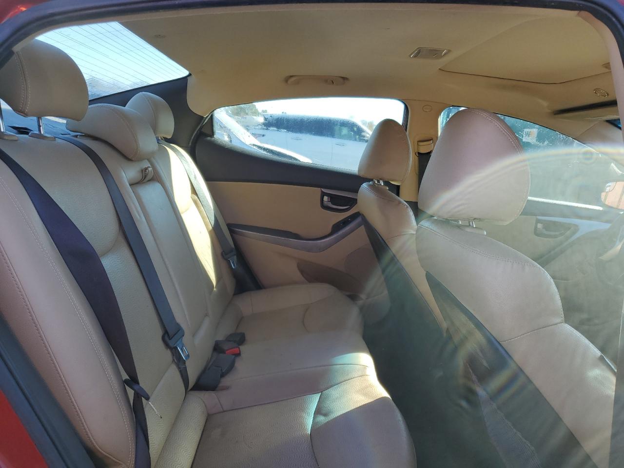 2011 Hyundai Elantra - Image 10