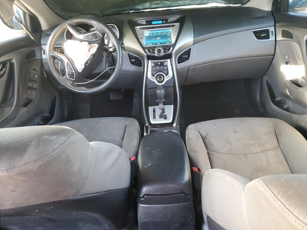 2011 Hyundai Elantra - Image 8
