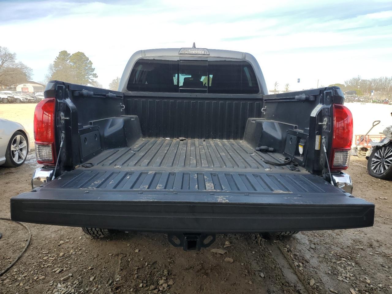 2018 Toyota Tacoma - Image 6