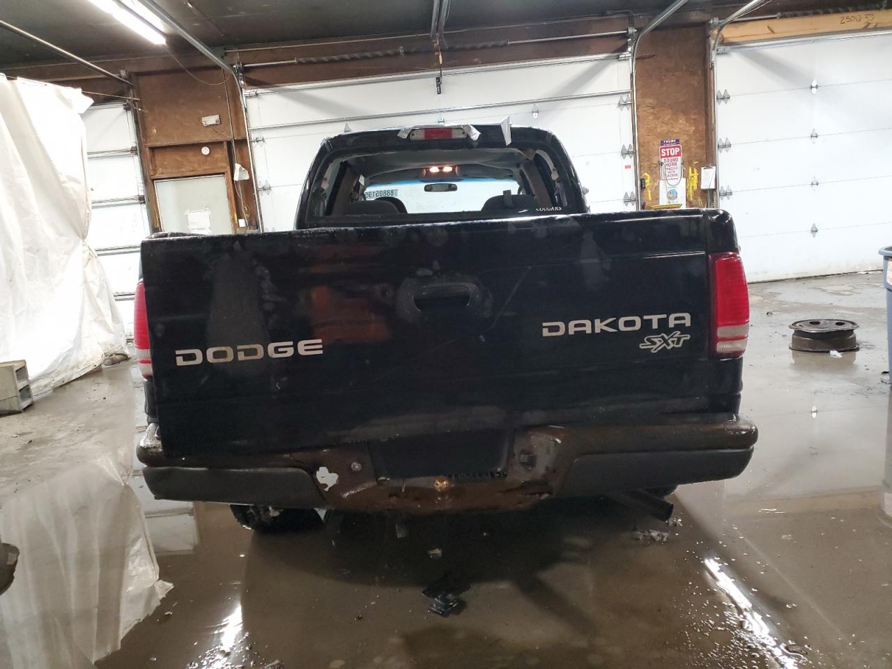 2004 Dodge Dakota - Image 6