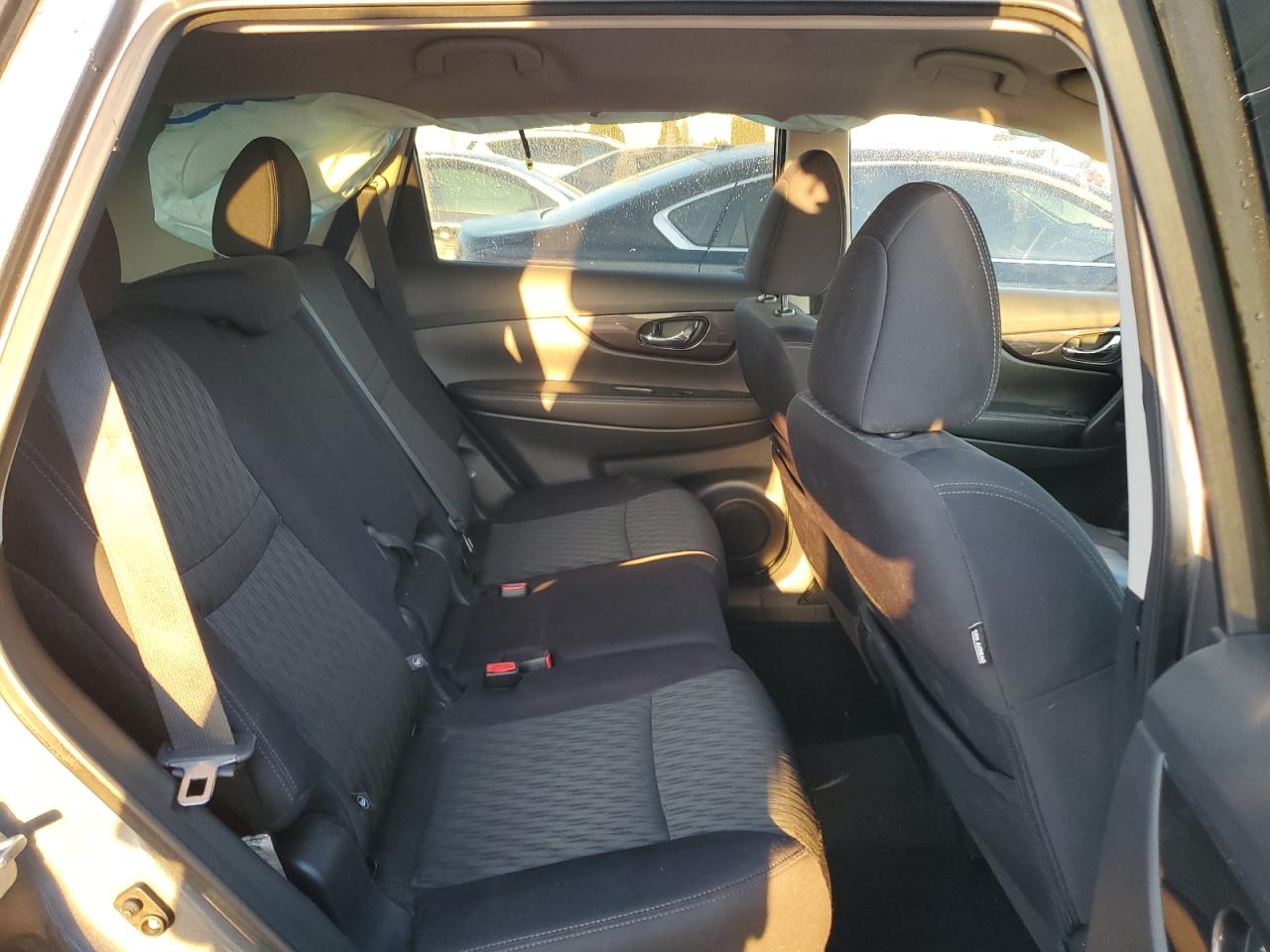 2019 Nissan Rogue - Image 11