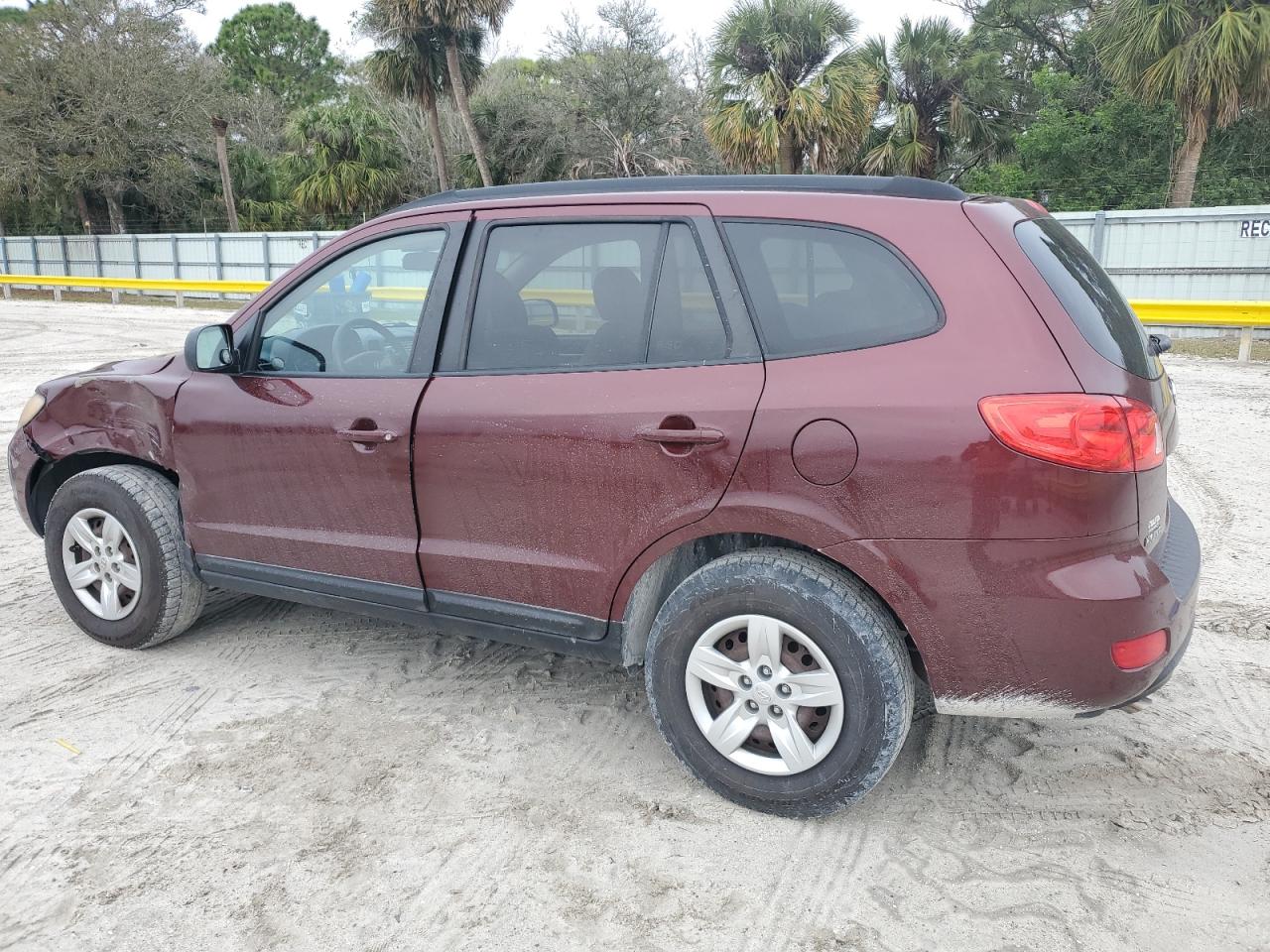 2009 Hyundai Santa Fe - Image 2