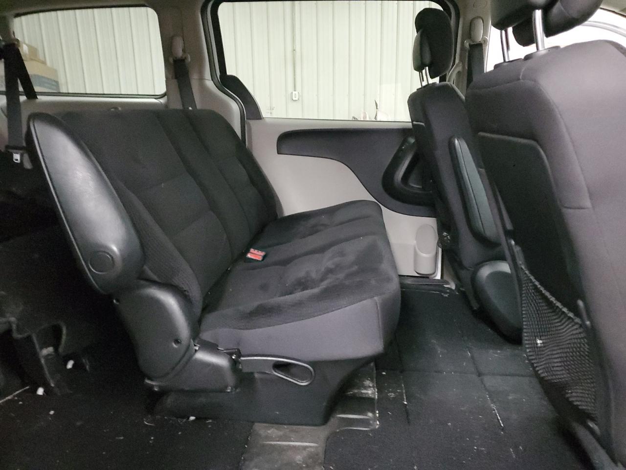 2019 Dodge Caravan - Image 11