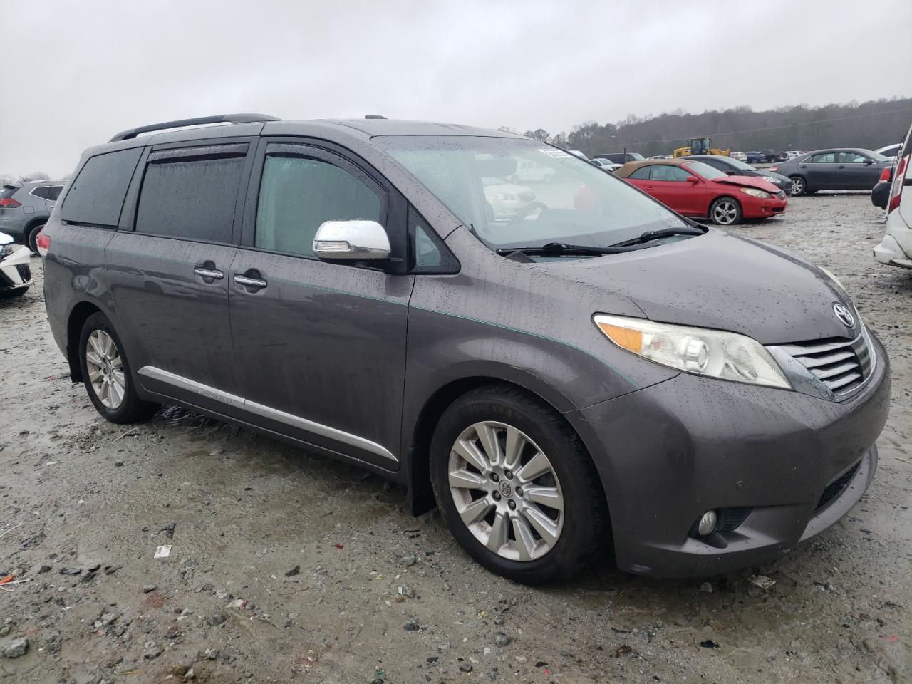 2013 Toyota Sienna - Image 4
