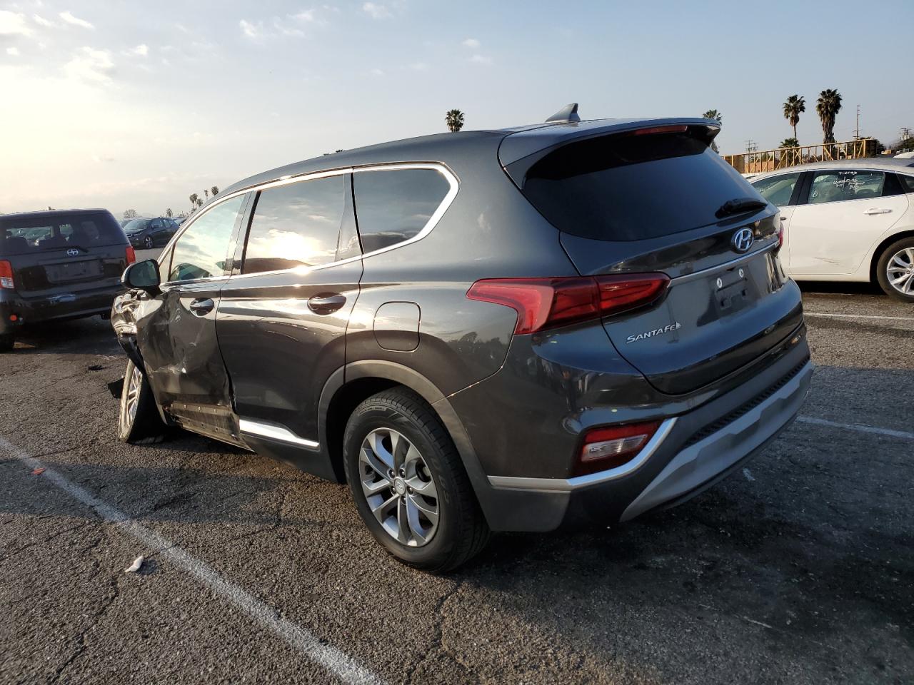 2020 Hyundai Santa Fe - Image 2