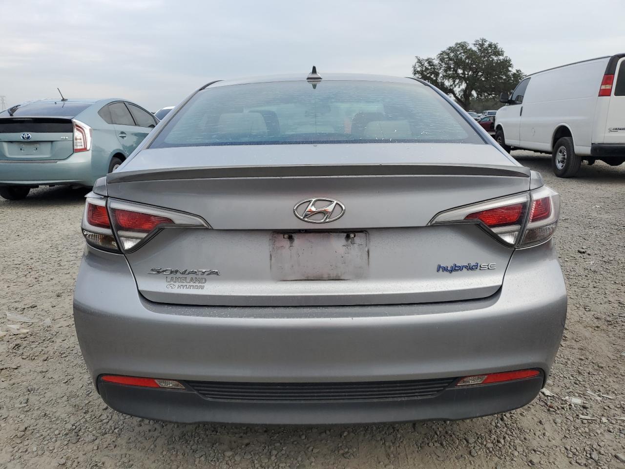 2016 Hyundai Sonata Hybrid VIN: KMHE24L18GA042167 Lot: 88142185