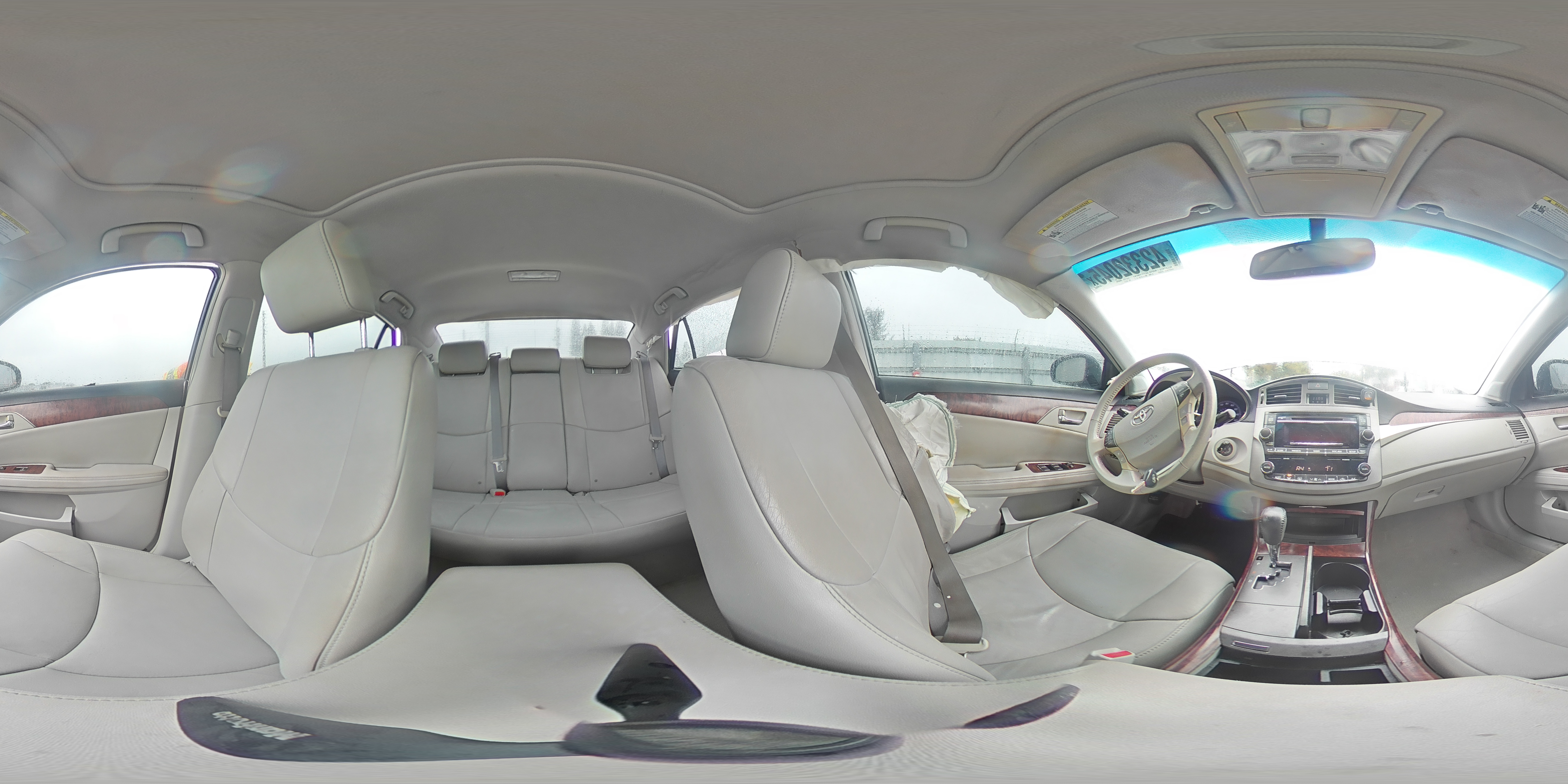 2011 Toyota Avalon - Image 13