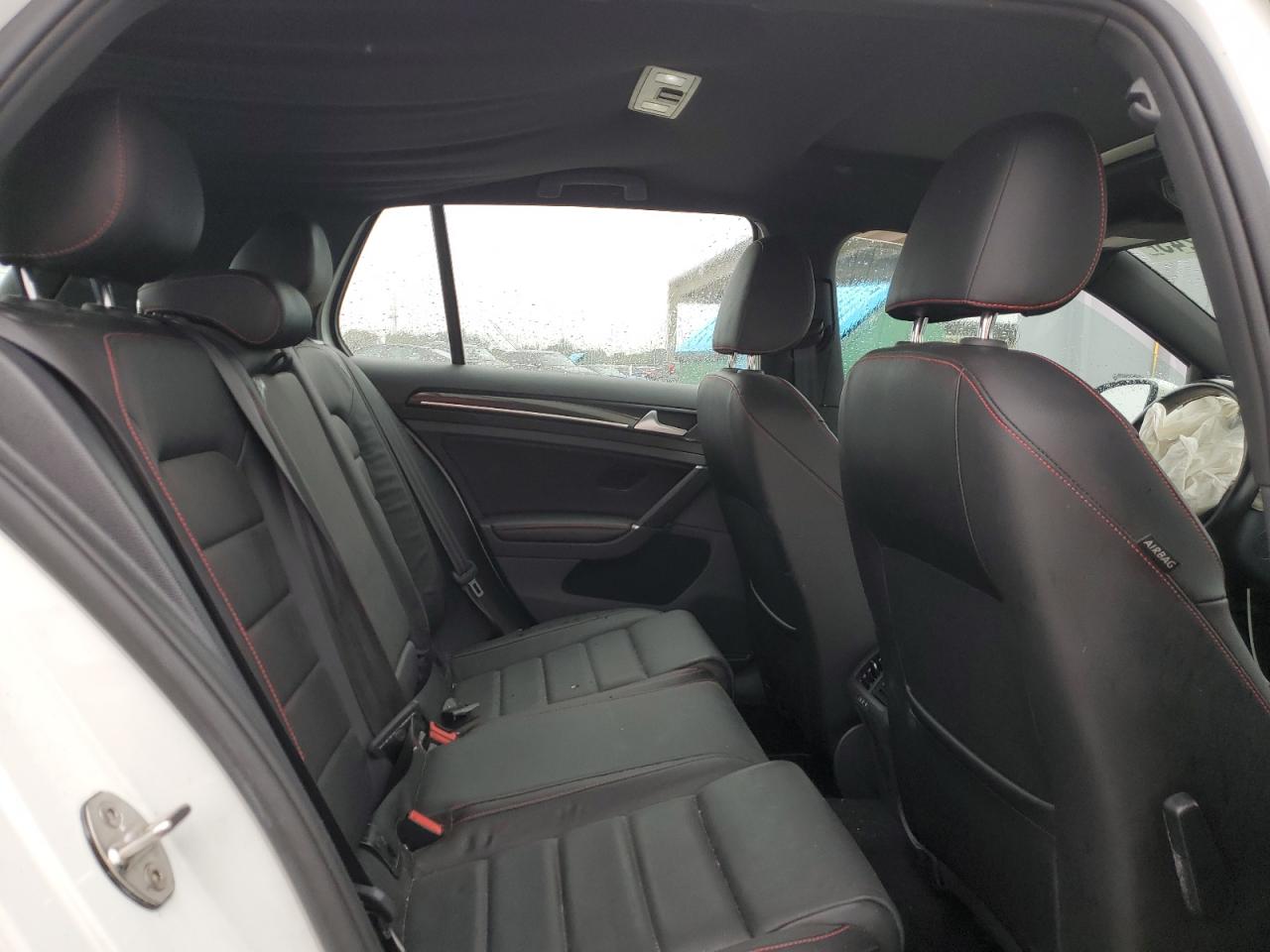 2017 Volkswagen GTI - Image 11