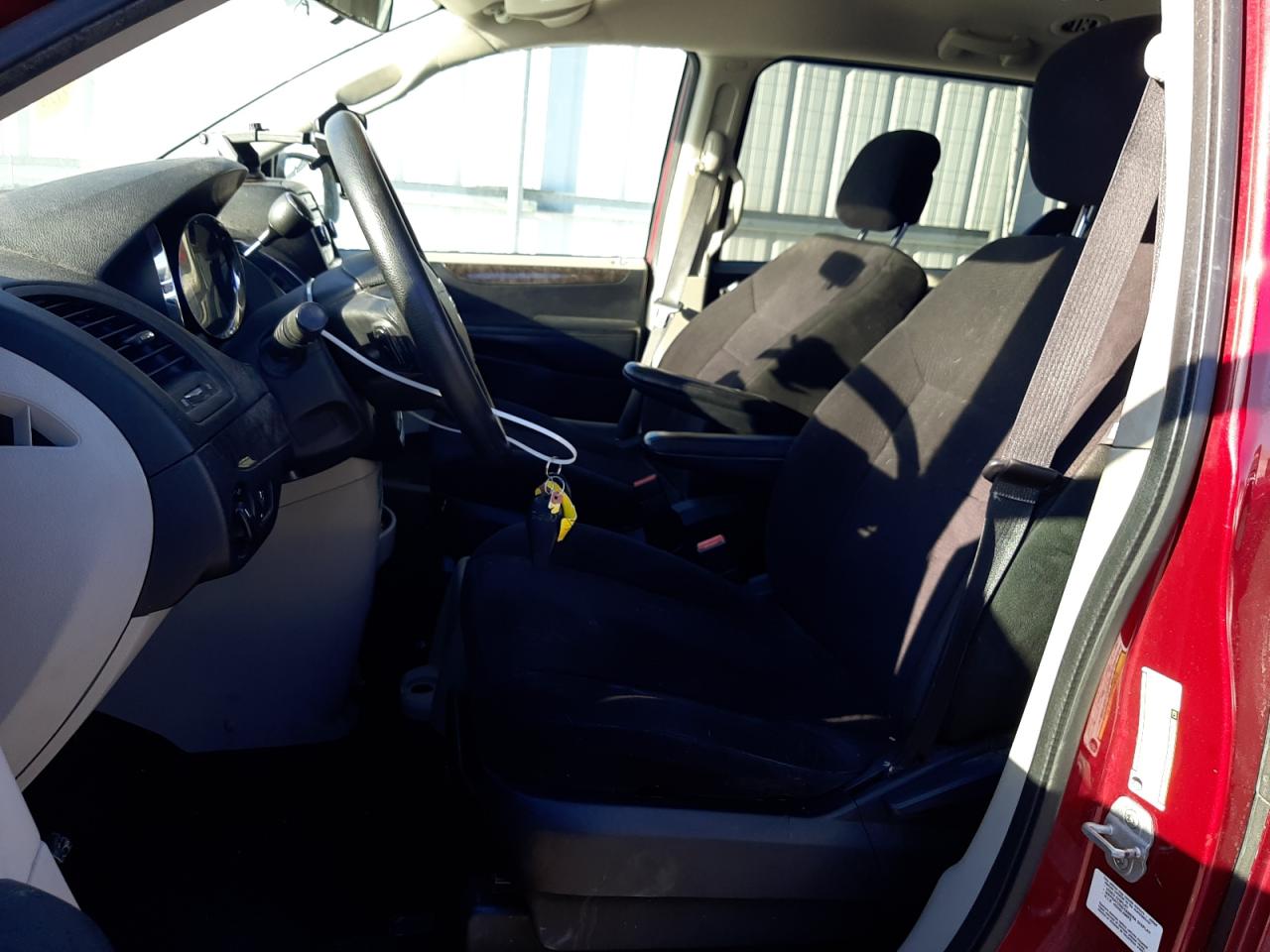 2011 Dodge Caravan - Image 7
