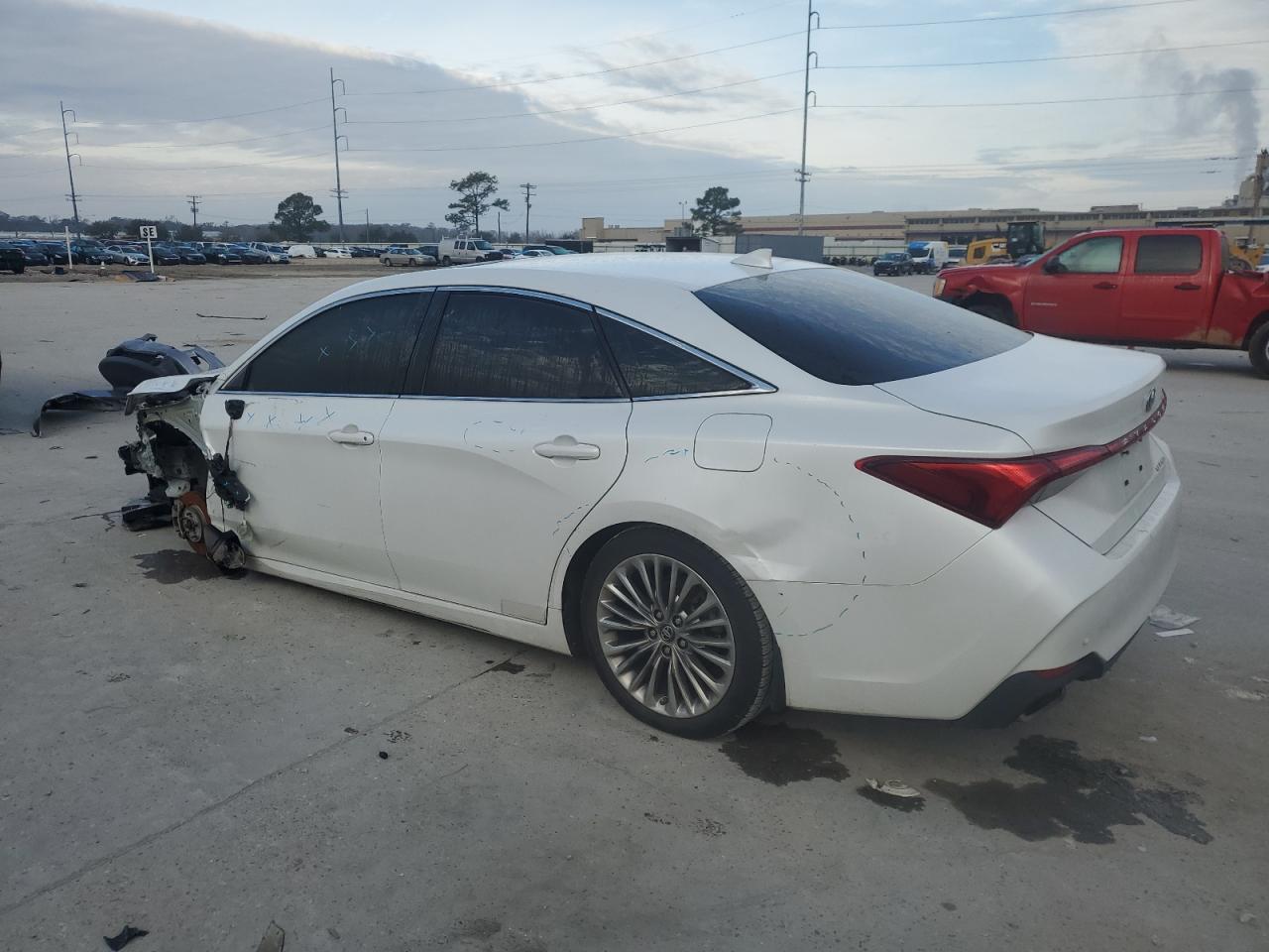 2019 Toyota Avalon - Image 2