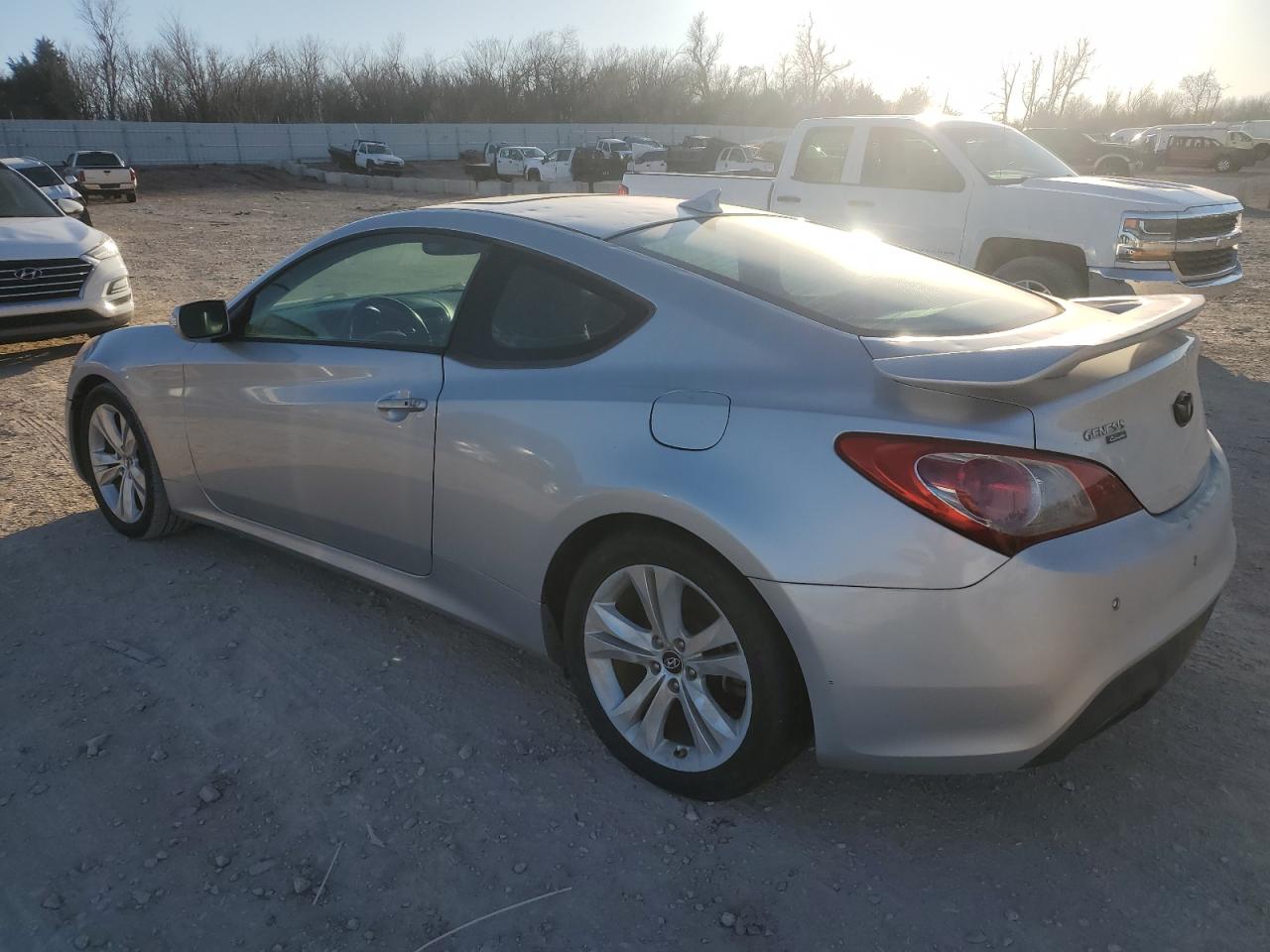 2011 Hyundai Genesis - Image 2