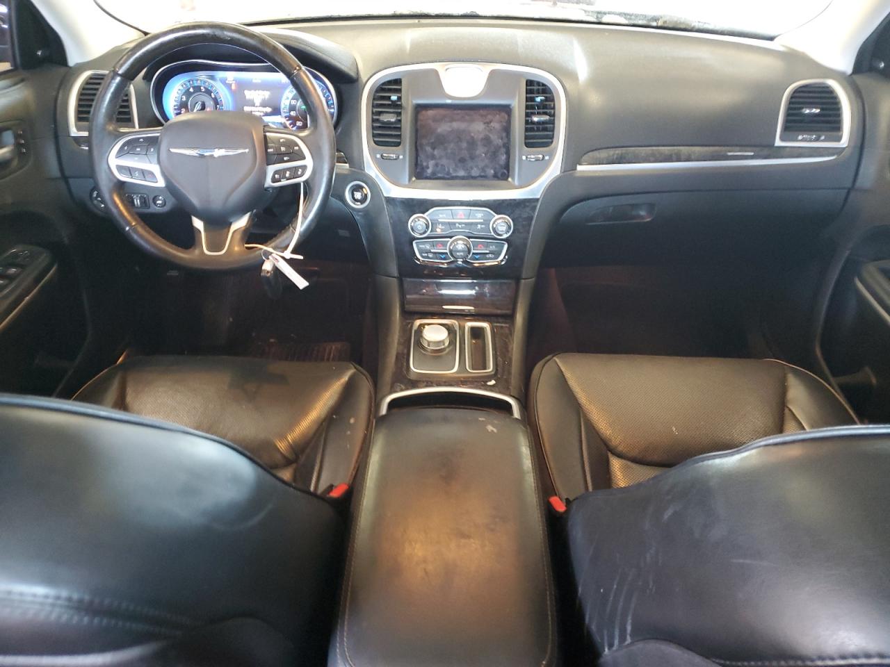 2018 Chrysler 300 - Image 8