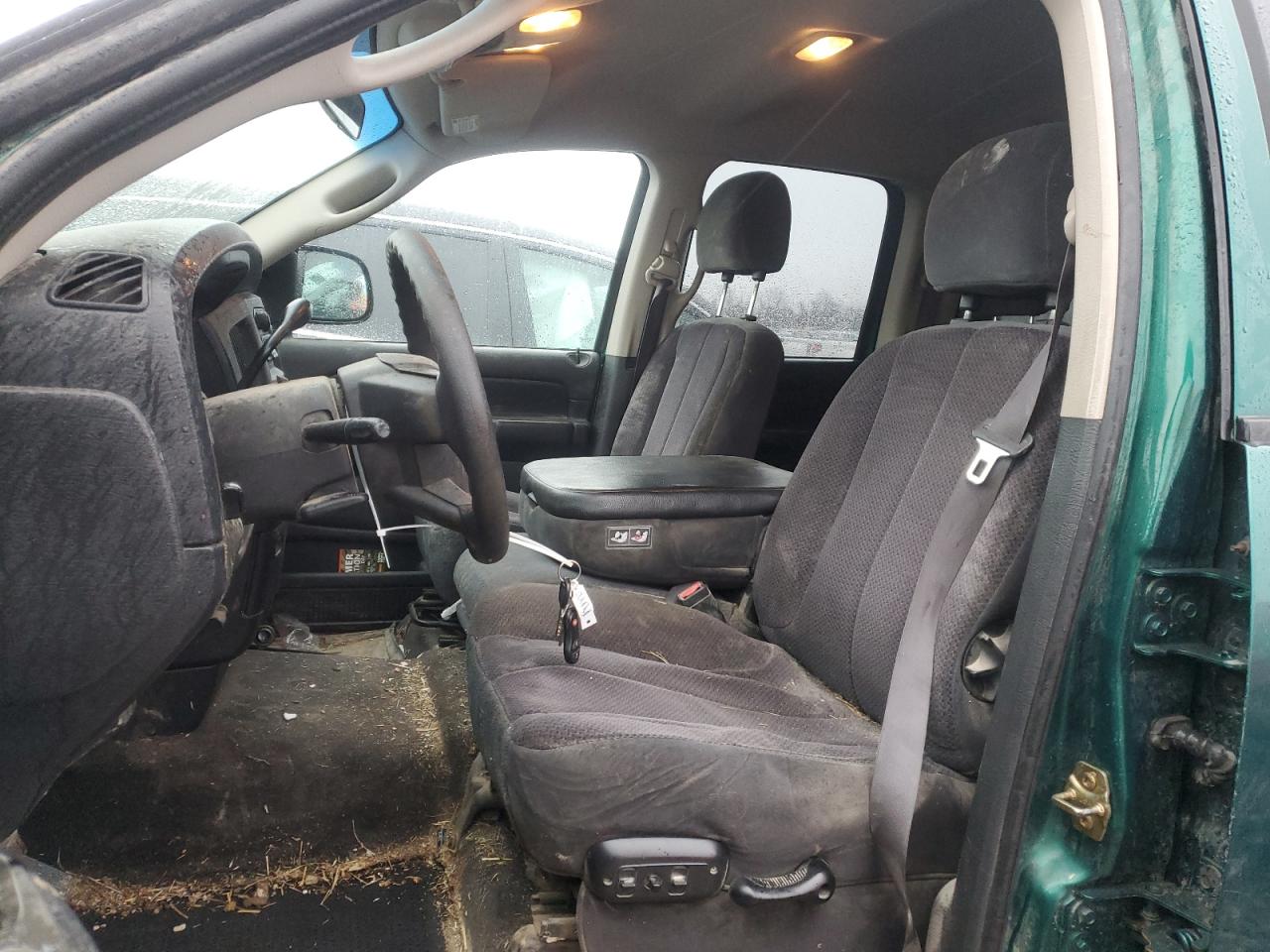 2004 Dodge RAM - Image 7