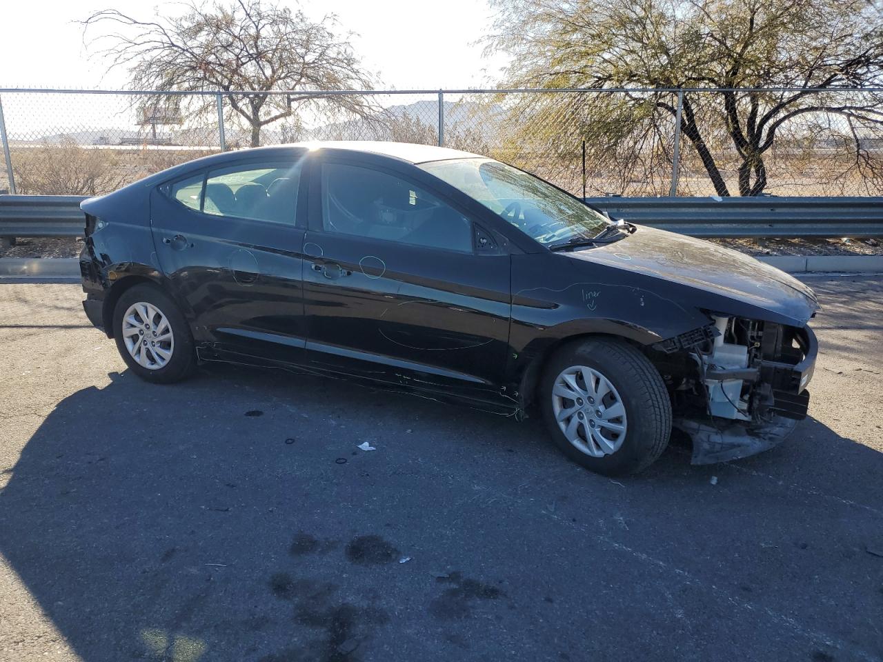2019 Hyundai Elantra - Image 4