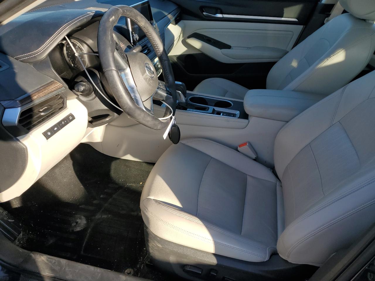 2019 Nissan Altima - Image 7
