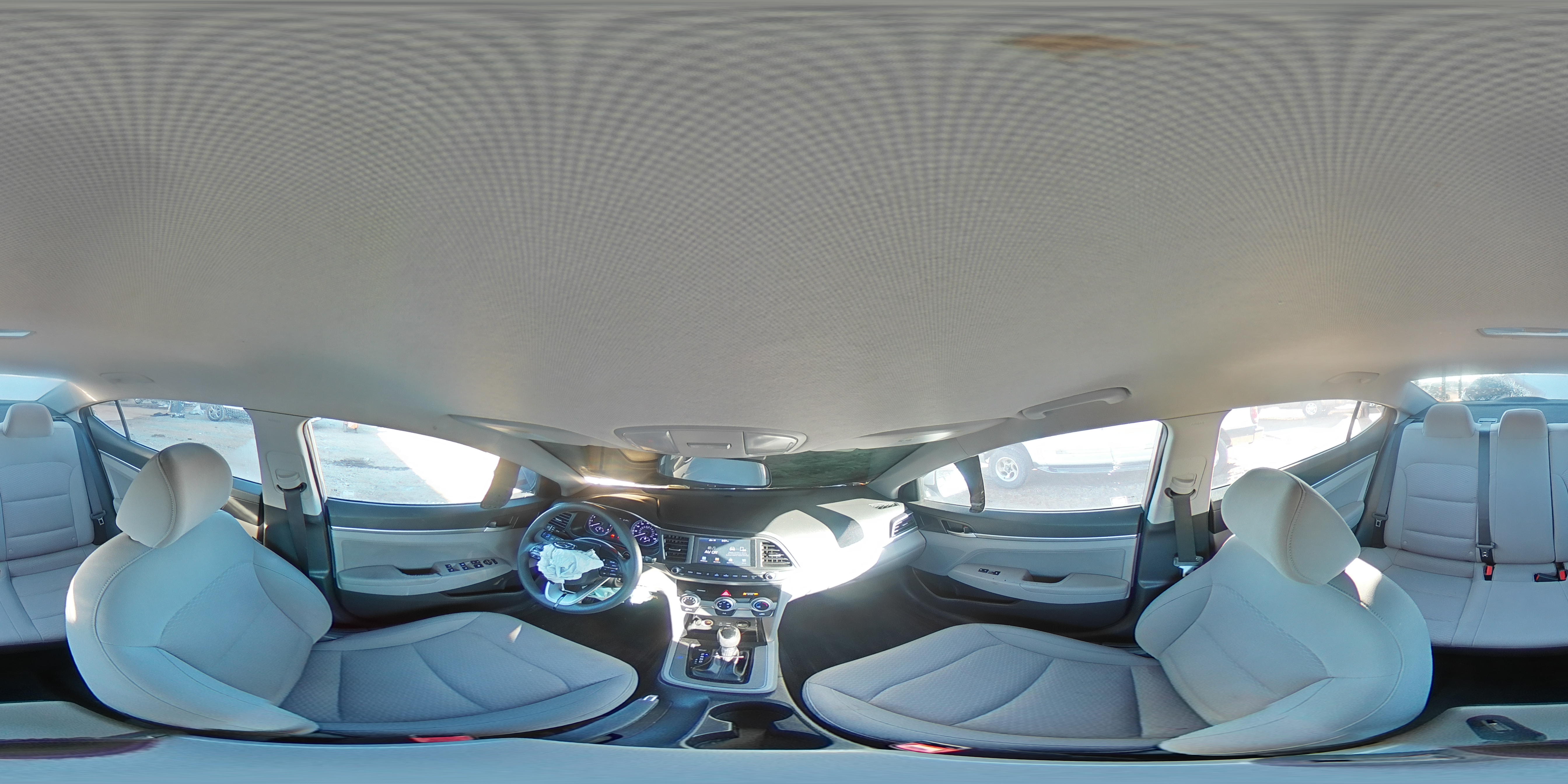 2019 Hyundai Elantra - Image 13