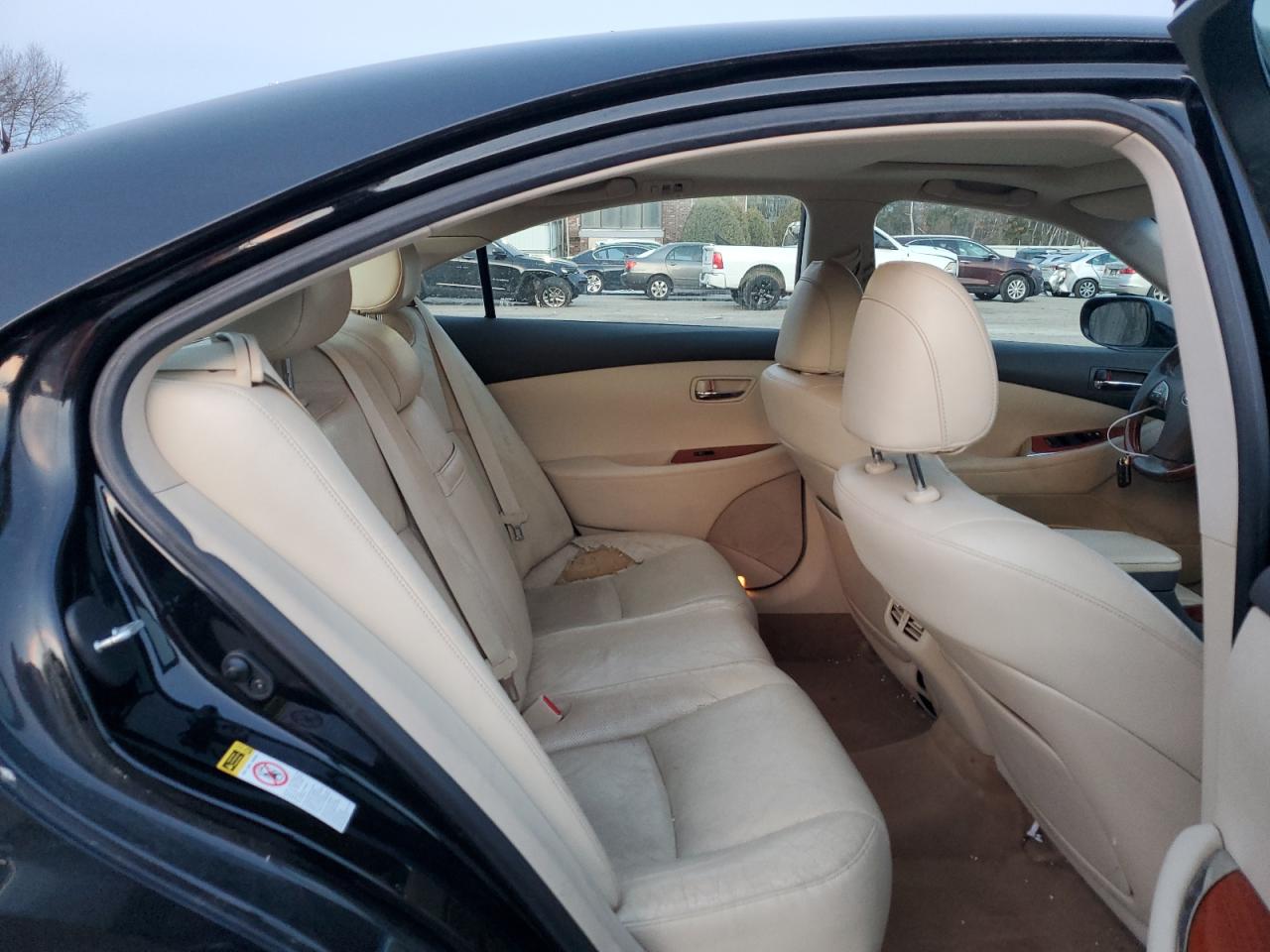 2010 Lexus ES - Image 10
