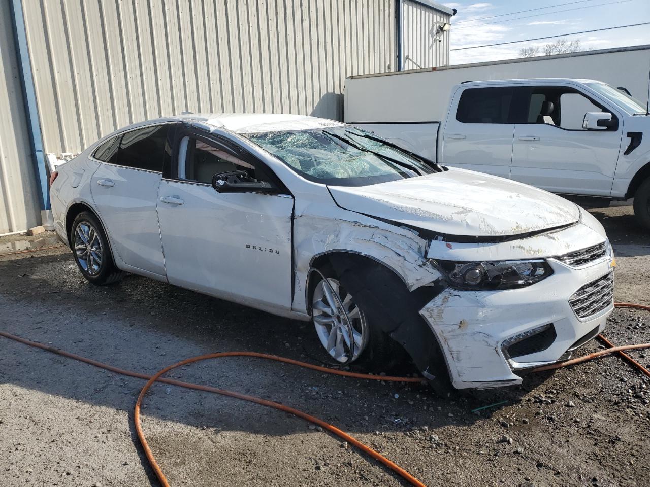 2017 Chevrolet Malibu - Image 4