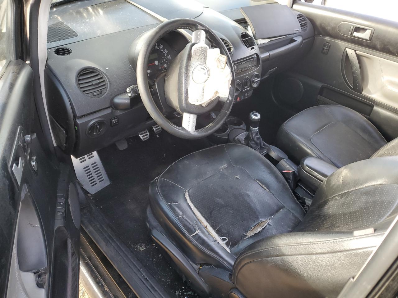 2003 Volkswagen Beetle - Image 8
