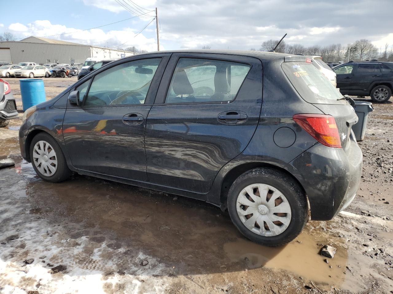 2015 Toyota Yaris - Image 2