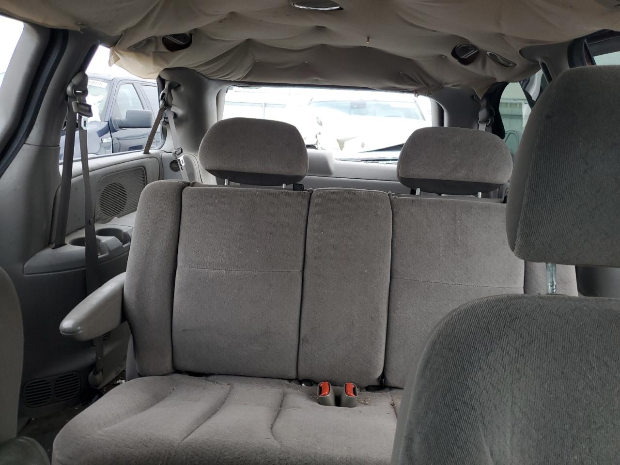 2002 Dodge Caravan - Image 10