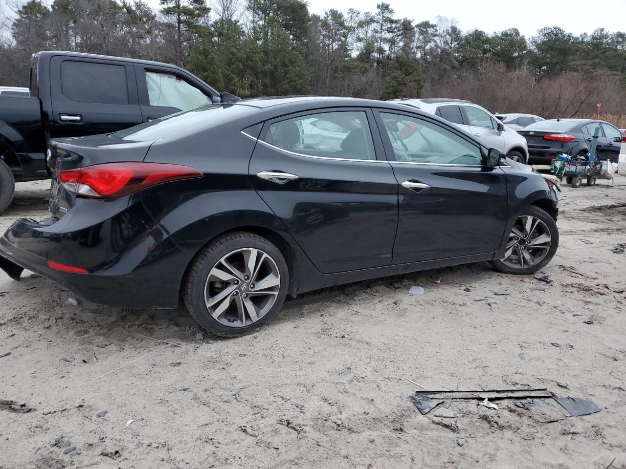 2015 Hyundai Elantra - Image 3