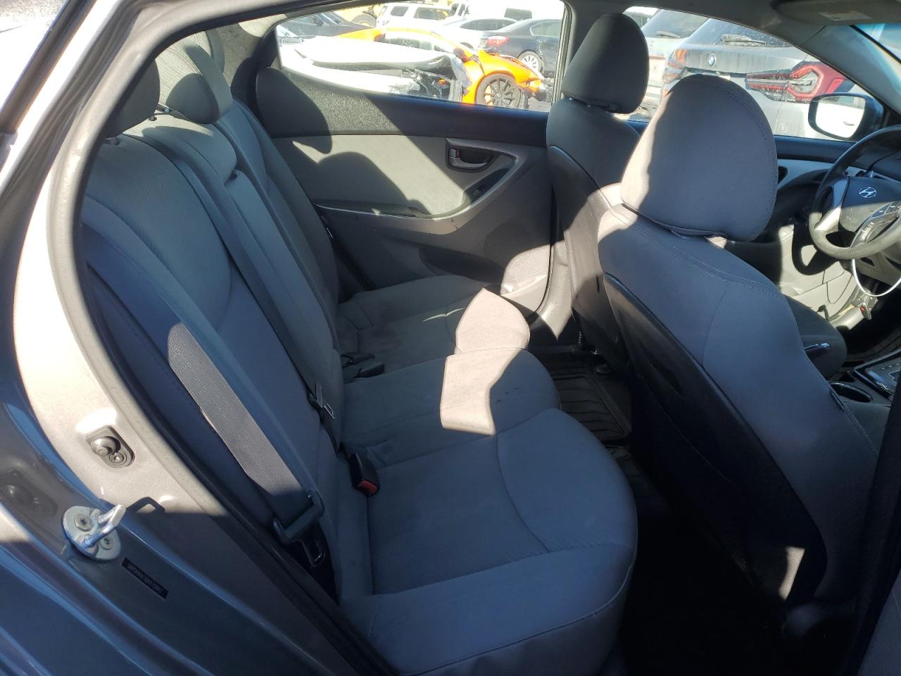 2013 Hyundai Elantra - Image 10