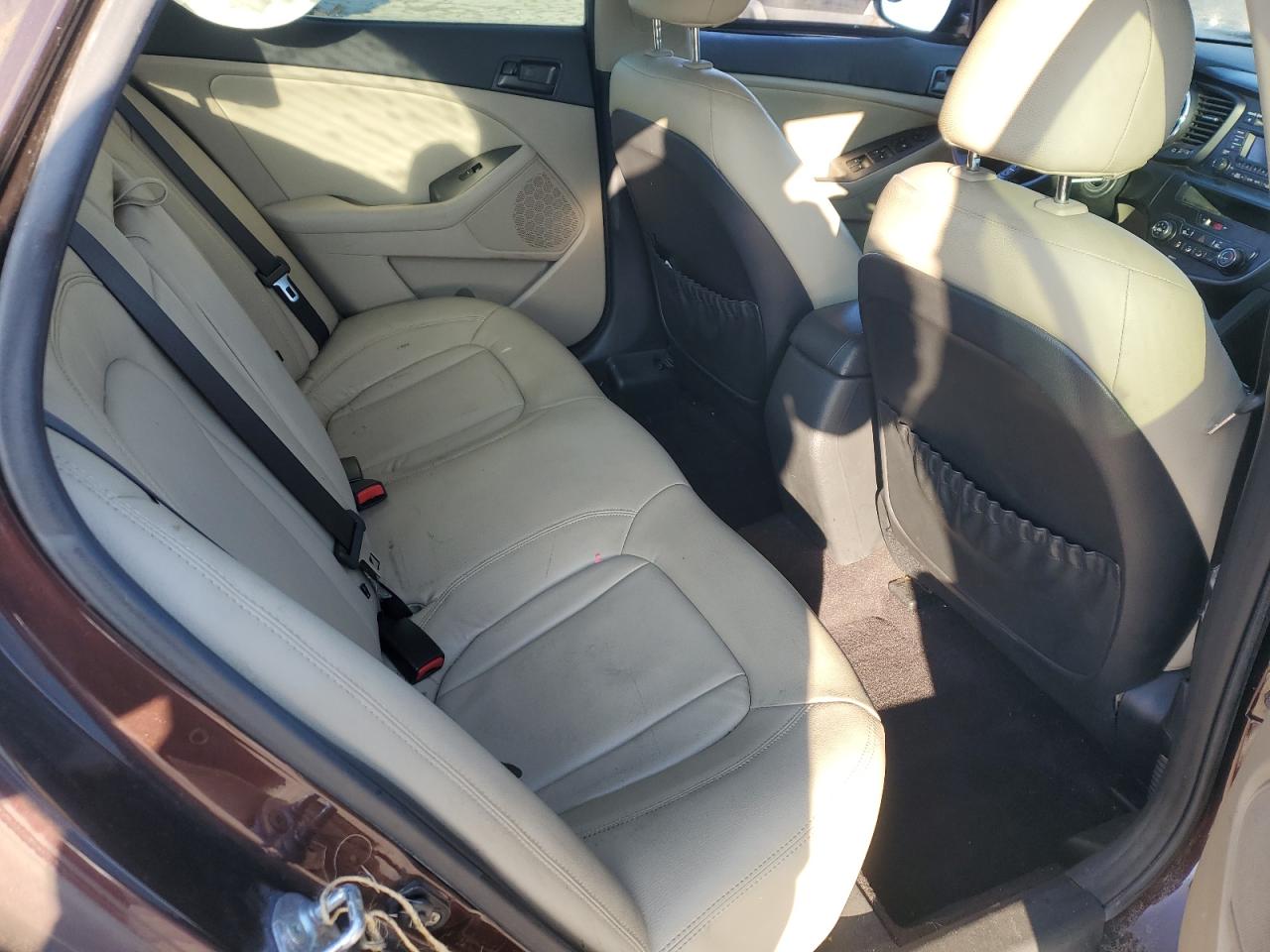 2011 Kia Optima - Image 10