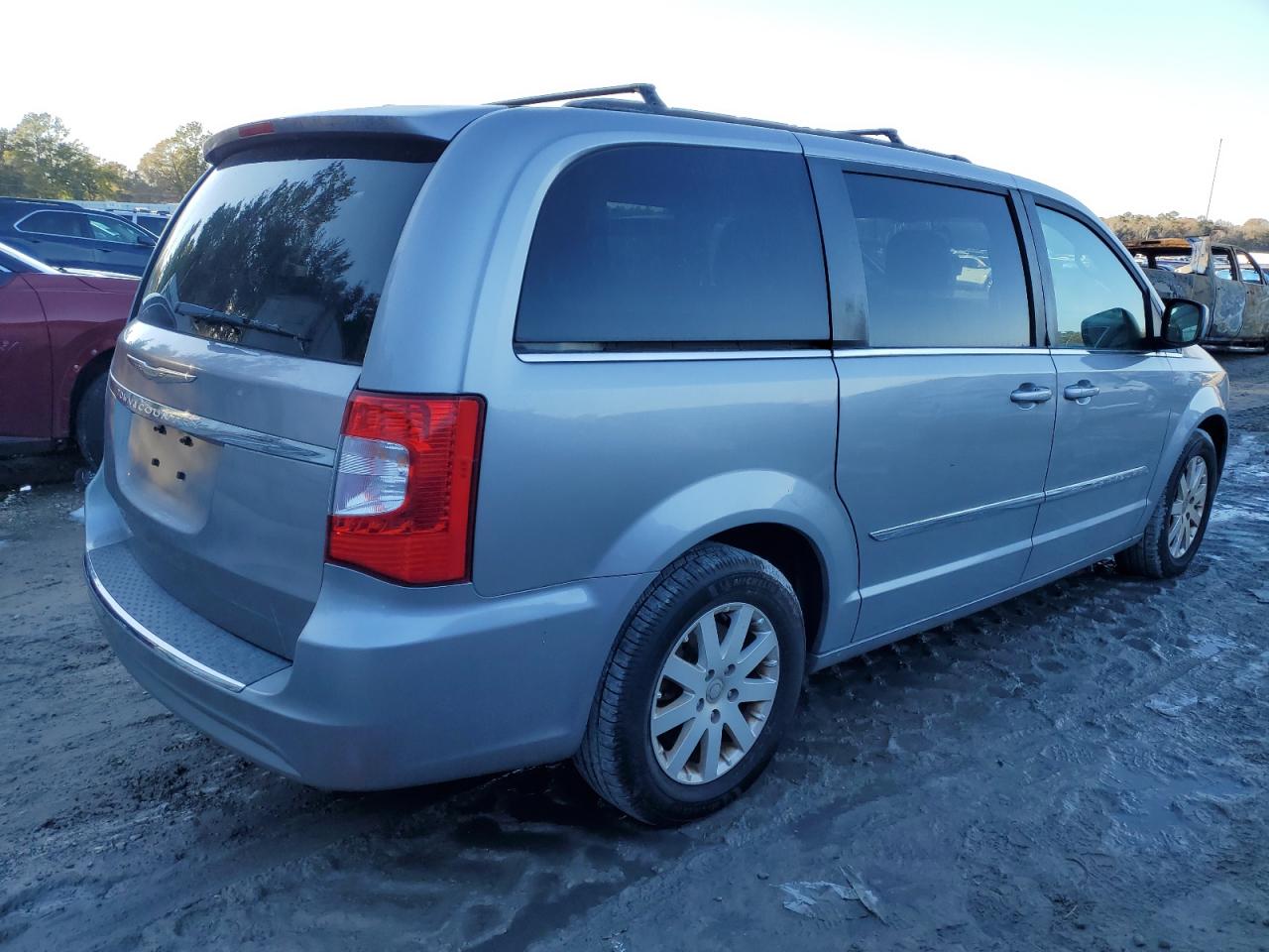 2013 Chrysler Town & Country - Image 3
