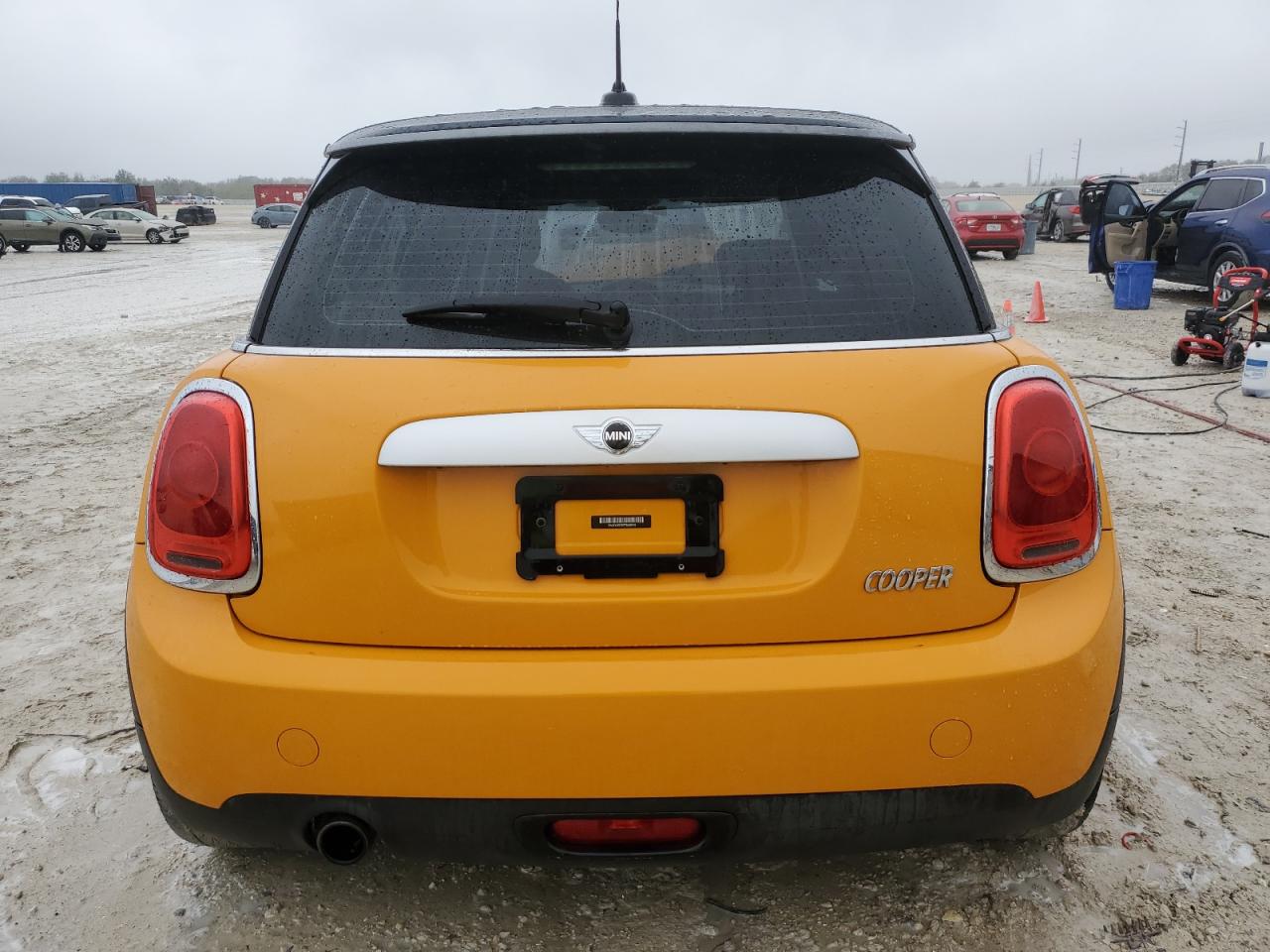 2015 MINI Cooper - Image 6