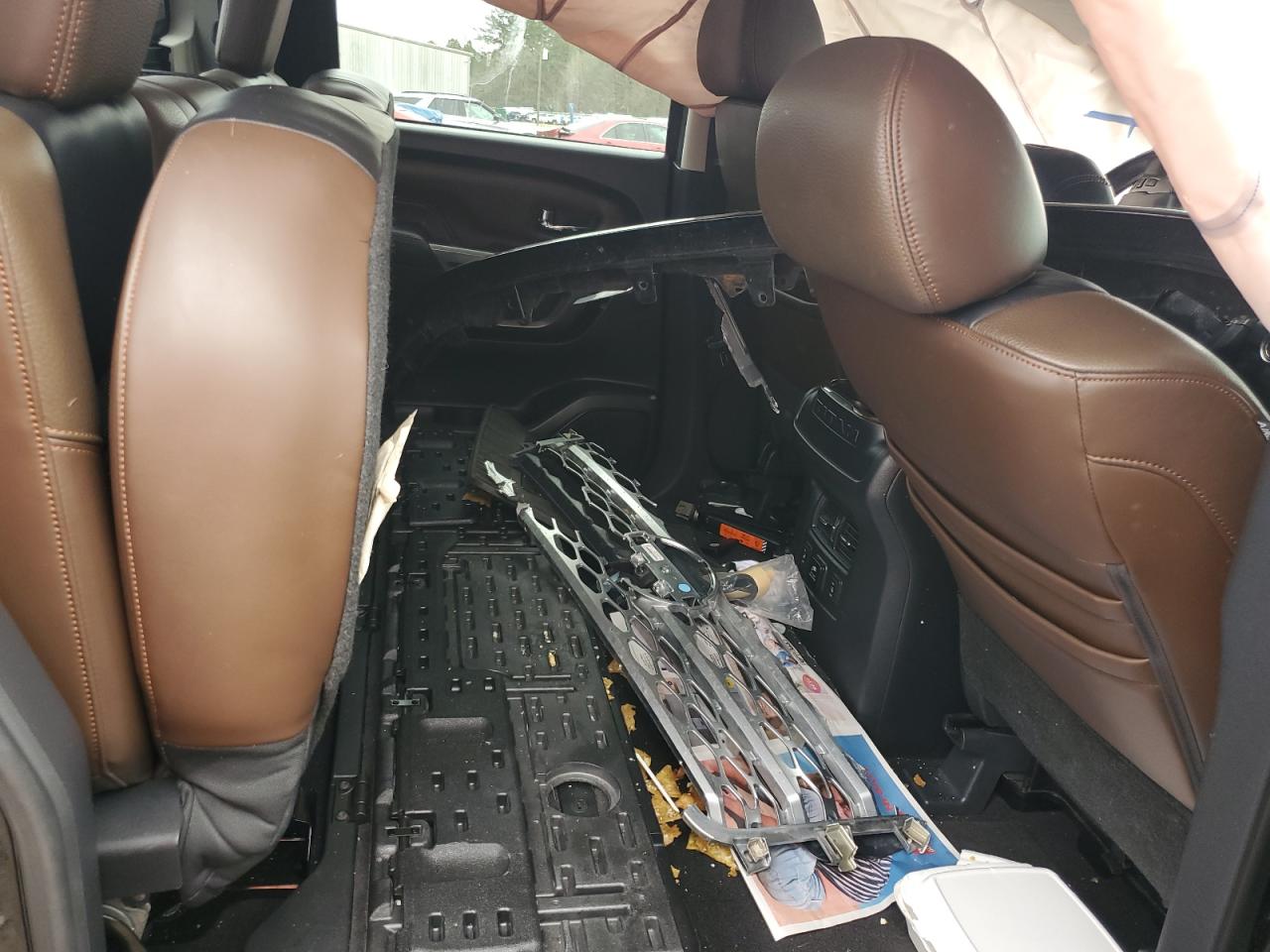 2017 Nissan Titan - Image 10
