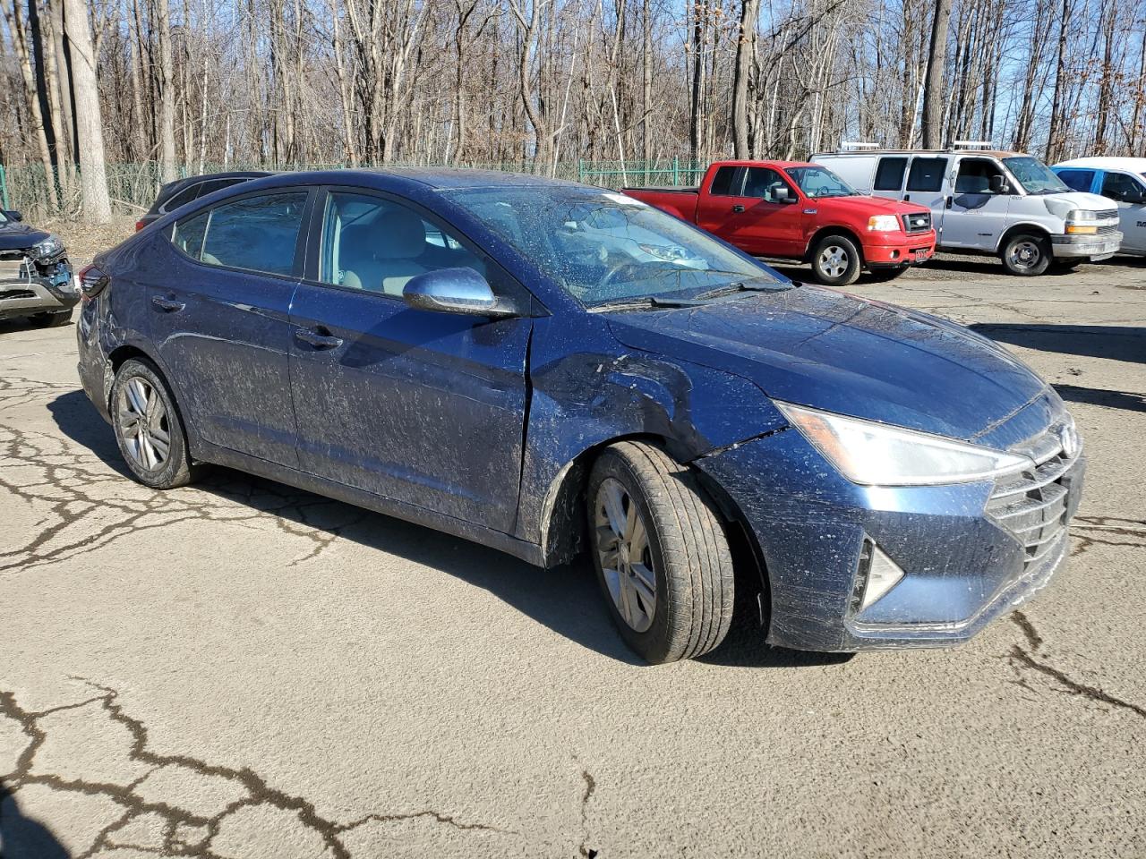 2019 Hyundai Elantra - Image 4