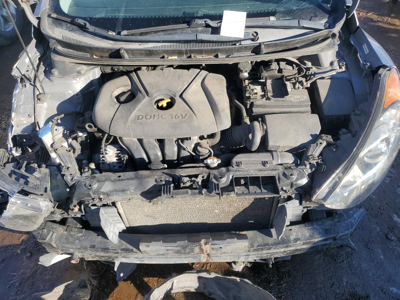 2013 Hyundai Elantra - Image 12