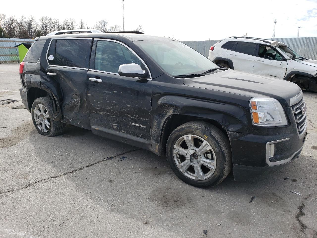 2017 GMC Terrain - Image 4