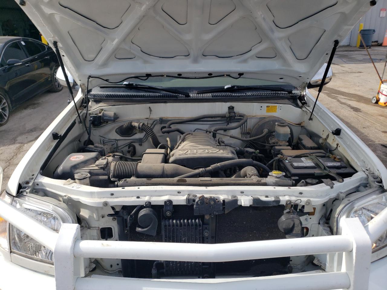 2004 Toyota Tundra - Image 11