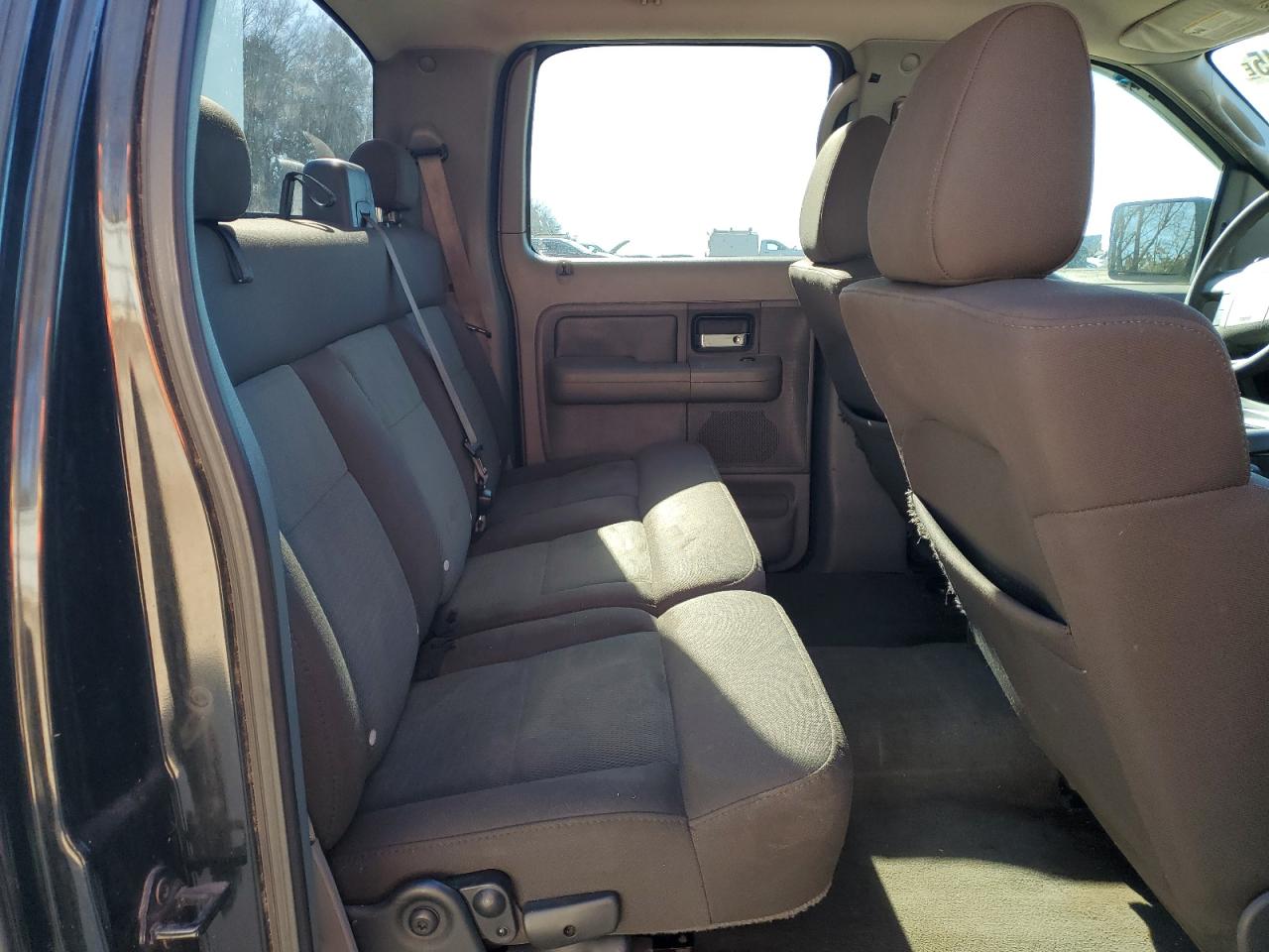 2004 Ford F-150 - Image 10