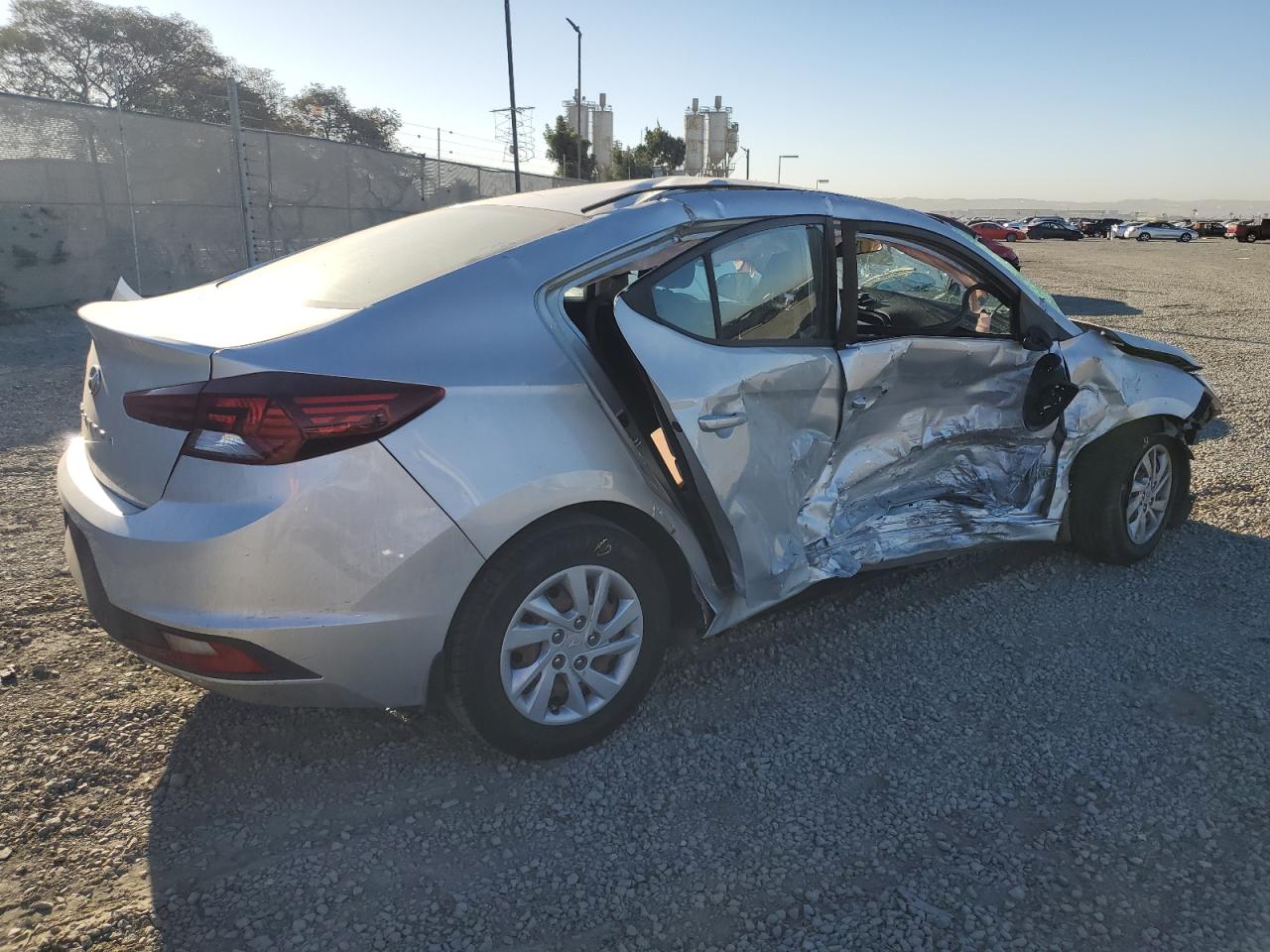 2019 Hyundai Elantra - Image 3
