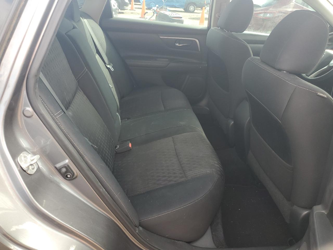2018 Nissan Altima - Image 10