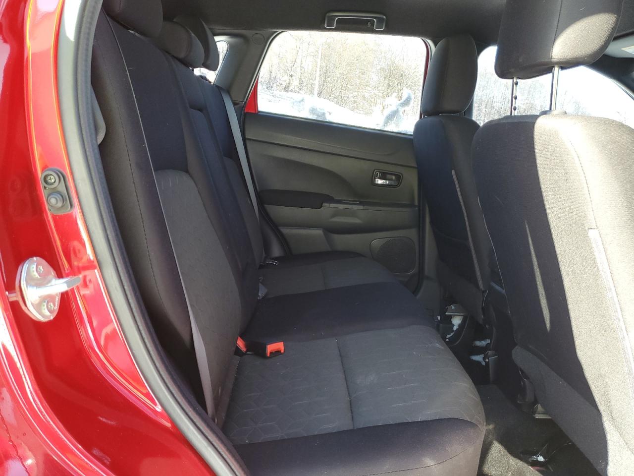 2020 Mitsubishi Outlander - Image 11