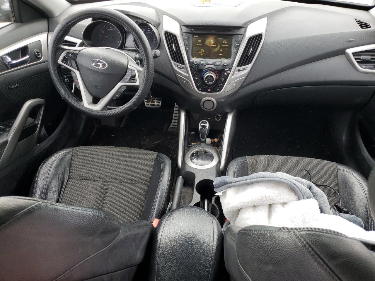 2013 Hyundai Veloster - Image 8