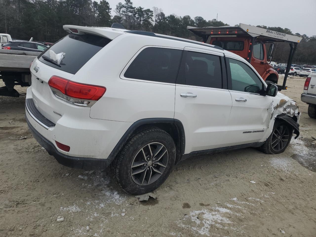 2018 Jeep Grand Cherokee - Image 3